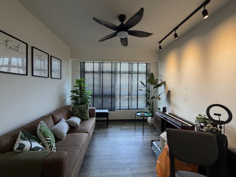 614B Tampines North Drive 1 HDB Flat For Sale at S$ 899,999 | PropertyGuru Singapore - Living Room