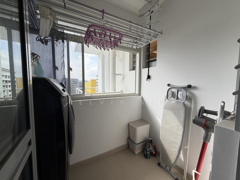 614B Tampines North Drive 1 HDB Flat For Sale at S$ 899,999 | PropertyGuru Singapore - Balcony