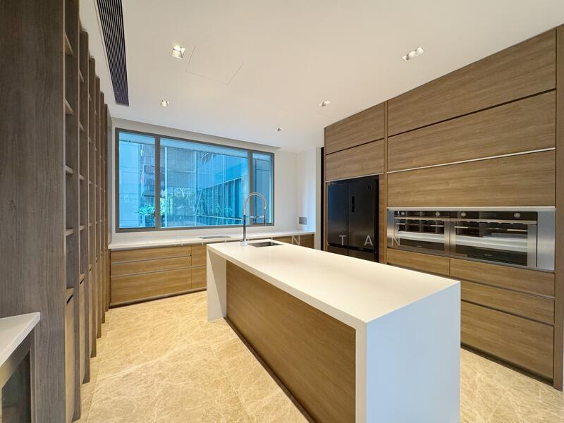 Stunning Dry Kitchen
