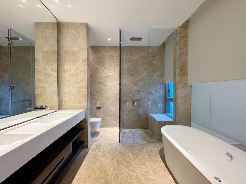 Master Ensuite Bathroom
