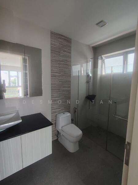 Beauty World MRT/ bukit timah primary, Eng Kong place, 7 Bedrooms, 5,366 sqft, Semi-Detached House For Sale, by Desmond Tan, 500035955 - Bathroom - PropertyGuru.com.sg