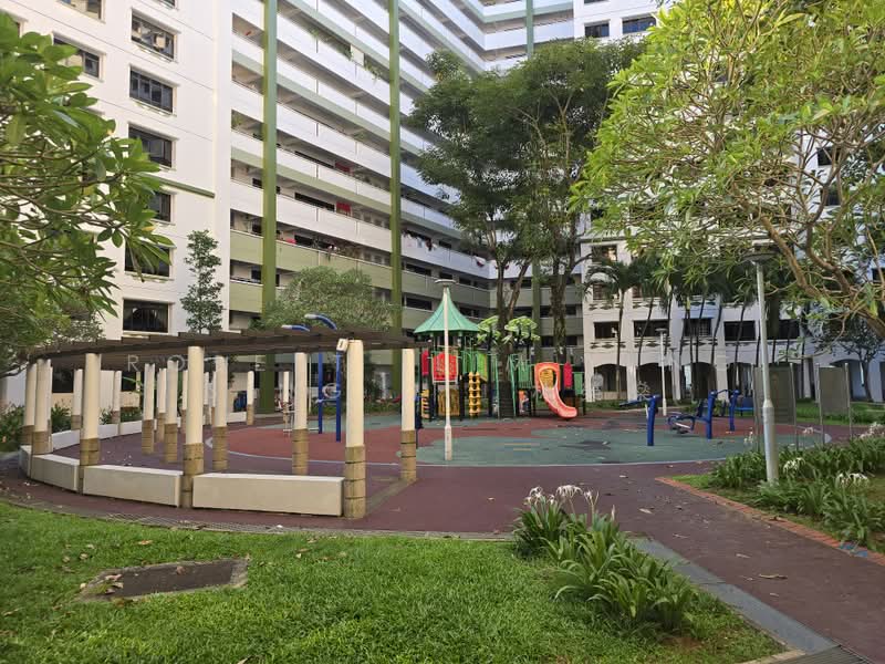 424 Canberra Road, 424 Canberra Road, 3 Bedrooms, 1,184 sqft, HDB Flat For Sale, by Robert  Lim Yung  Sing     林榮燊, 500036010 - Exterior - PropertyGuru.com.sg