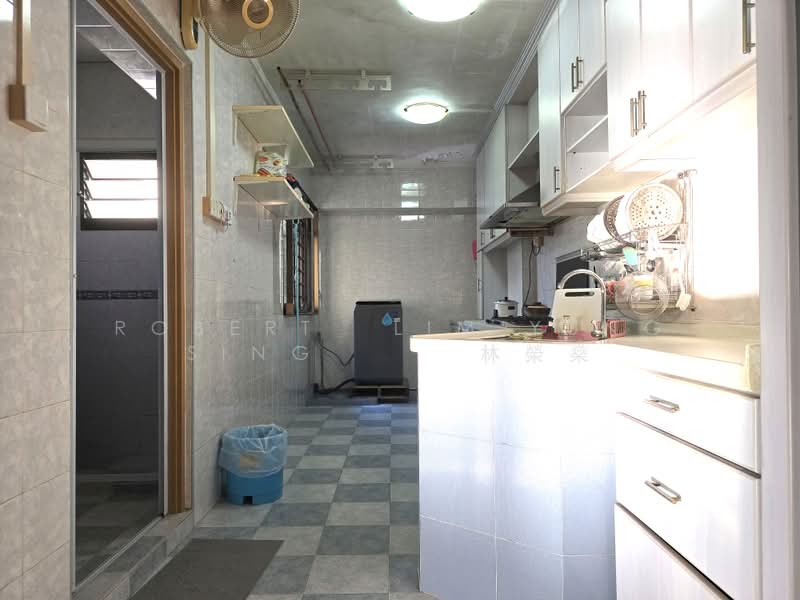 424 Canberra Road, 424 Canberra Road, 3 Bedrooms, 1,184 sqft, HDB Flat For Sale, by Robert  Lim Yung  Sing     林榮燊, 500036010 - Kitchen - PropertyGuru.com.sg