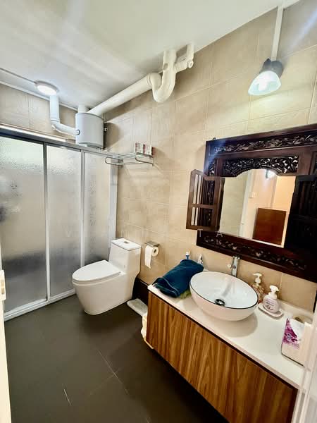 542 Serangoon North Avenue 4 HDB Flat For Sale at S$ 1,220,000 | PropertyGuru Singapore - Bathroom
