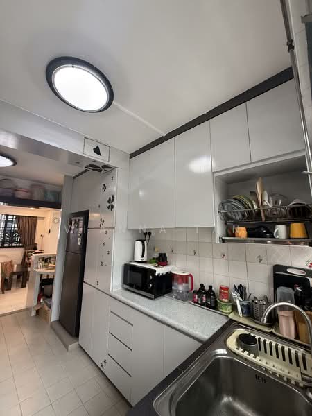542 Serangoon North Avenue 4 HDB Flat For Sale at S$ 1,220,000 | PropertyGuru Singapore - Kitchen