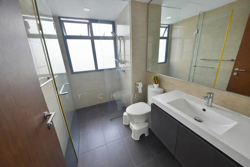 Main - Master Bathroom