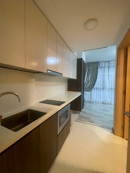 La Fiesta, Sengkang Square, 3 Bedrooms, 1,033 sqft, Condominium For Rent, by Alice Koh, 500036228 - Kitchen - PropertyGuru.com.sg