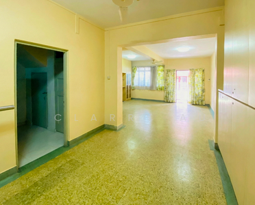 For Sale - Charming Inter-Terrace in Mt Sinai Estate | Henry Park Primary Sch ★Eminence Landed★