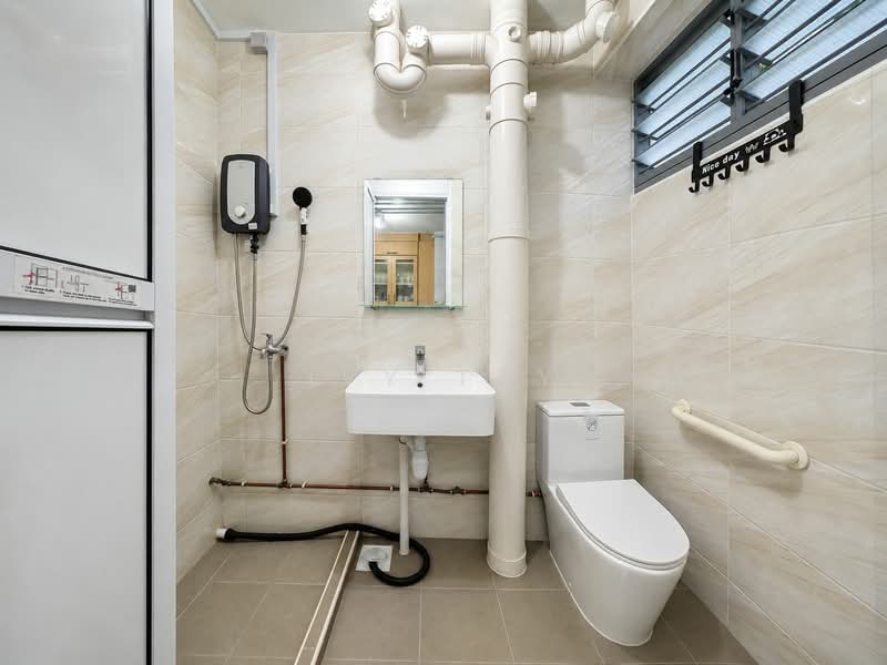 14 Toh Yi Drive, 14 Toh Yi Drive, 4 Bedrooms, 1,313 sqft, HDB Flat For Sale, by Ivy Tay, 500036394 - Common Bathroom - PropertyGuru.com.sg