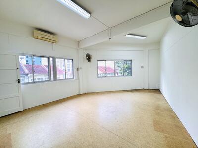 For Sale - City-Fringe Locale ● Heritage ● Versatile Usage ● Space ● Distinction ●