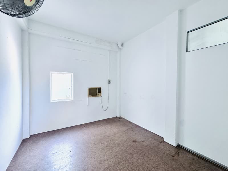 Co-Living ● City-Fringe Locale ● Heritage ● Versatile Usage ● Space ● Distinction, Balestier Road, 4 Bedrooms, 2,022 sqft, Walk-up Apartment For Sale, by Mark Kong, 500036404 - Room - PropertyGuru.com.sg