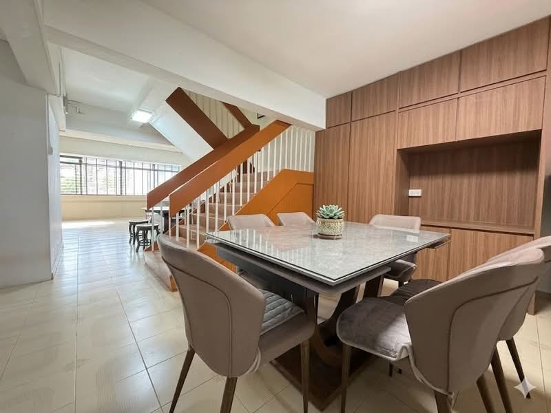 721 Bedok Reservoir Road HDB Flat For Sale at S$ 938,000 | PropertyGuru Singapore - Dining Room