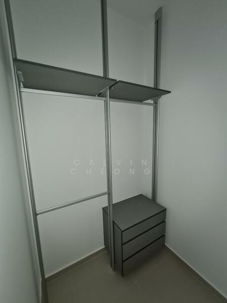 Walk-in Wardrobe