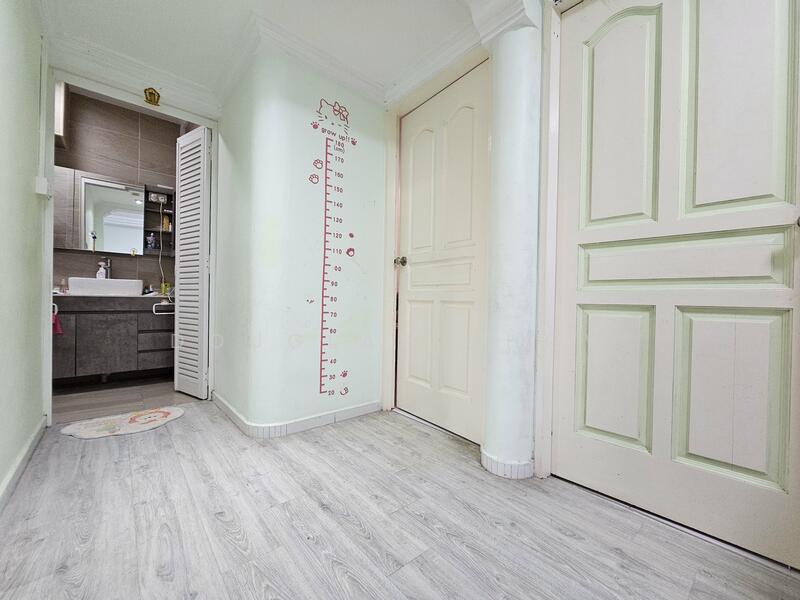 For Sale - 222 Hougang Street 21