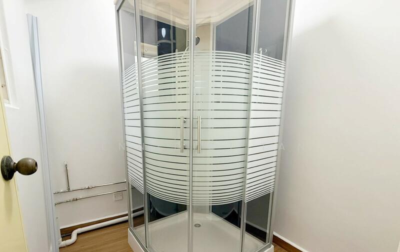 CR5 Studio - Shower Pod