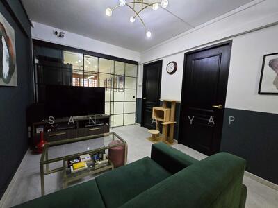 For Sale - 215 Serangoon Avenue 4