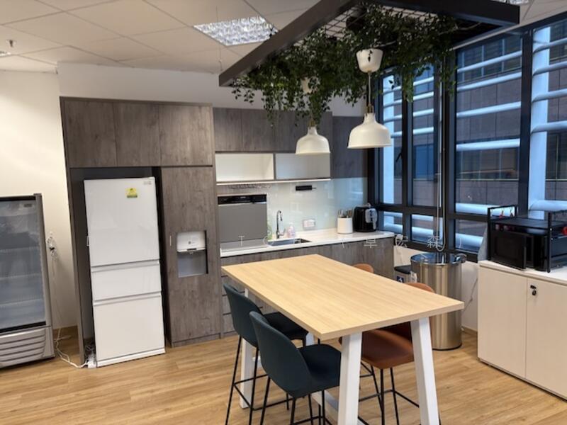Brand New Fitted Office, Raffles Place, , 4,801 sqft, Office For Rent, by David Toh (卓宏森), 500036471 - Kitchen - CommercialGuru.com.sg