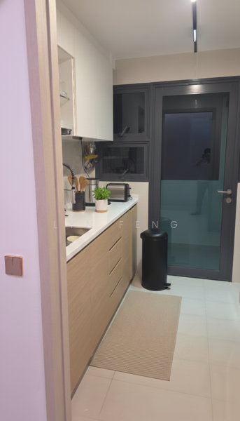 Treasure at Tampines Condominium For Sale at S$ 1,675,000 | PropertyGuru Singapore - Kitchen