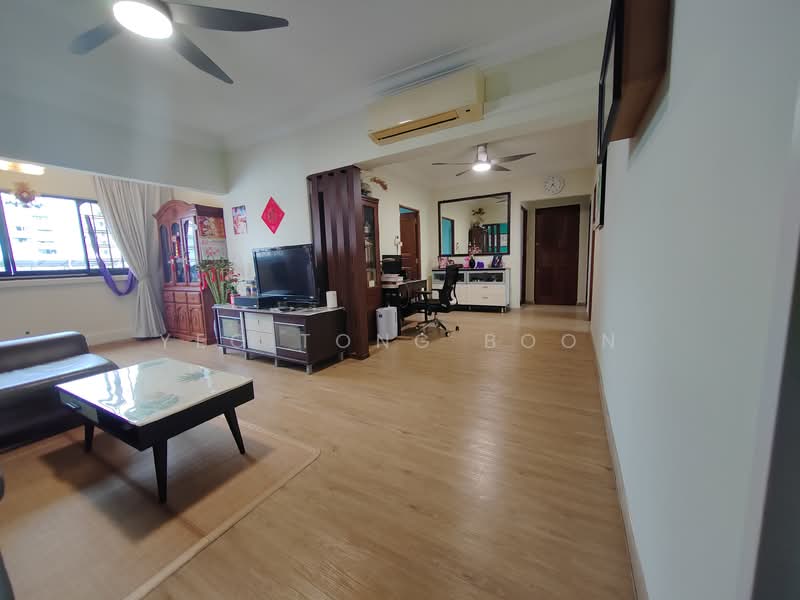 212 Choa Chu Kang Central HDB Flat For Sale at S$ 730,000 | PropertyGuru Singapore - Living Room