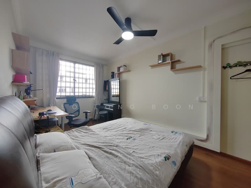 212 Choa Chu Kang Central HDB Flat For Sale at S$ 730,000 | PropertyGuru Singapore - Bedroom
