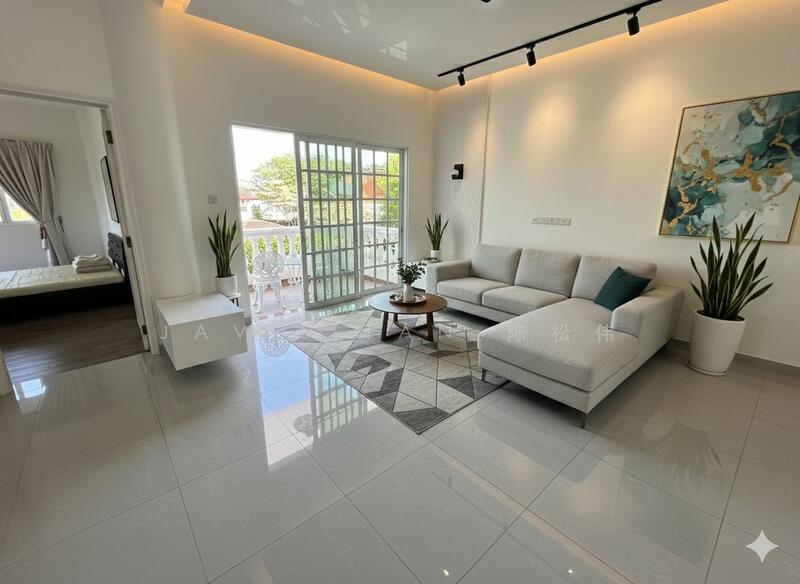 2nd Floor: Living Room