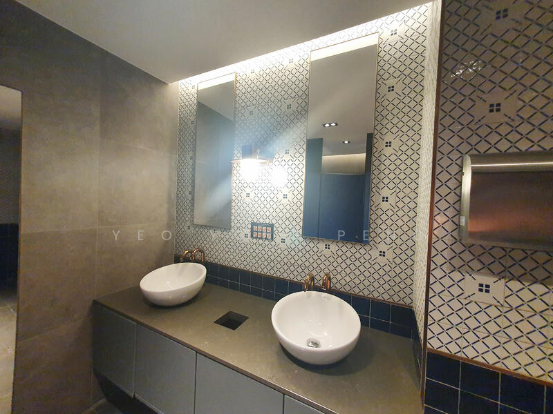 Pekin Street / China Street, Pekin Street, Telok Ayer, 947 sqft, Office For Rent, by Yeo Yong Peng, 500036765 - Bathroom - CommercialGuru.com.sg