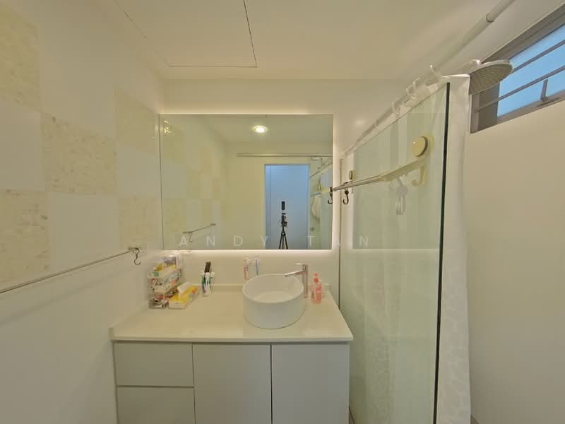 Sunrise Gardens, 51 Sunrise Gardens, 3 Bedrooms, 1,281 sqft, Condominium For Sale, by Andy Tan, 500036799 - Bathroom - PropertyGuru.com.sg