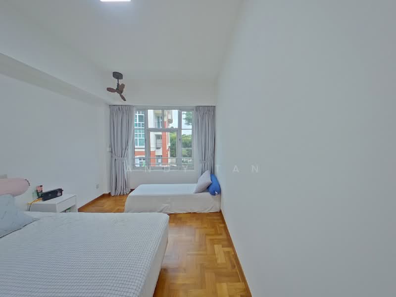 Sunrise Gardens, 51 Sunrise Gardens, 3 Bedrooms, 1,281 sqft, Condominium For Sale, by Andy Tan, 500036799 - Bedroom - PropertyGuru.com.sg