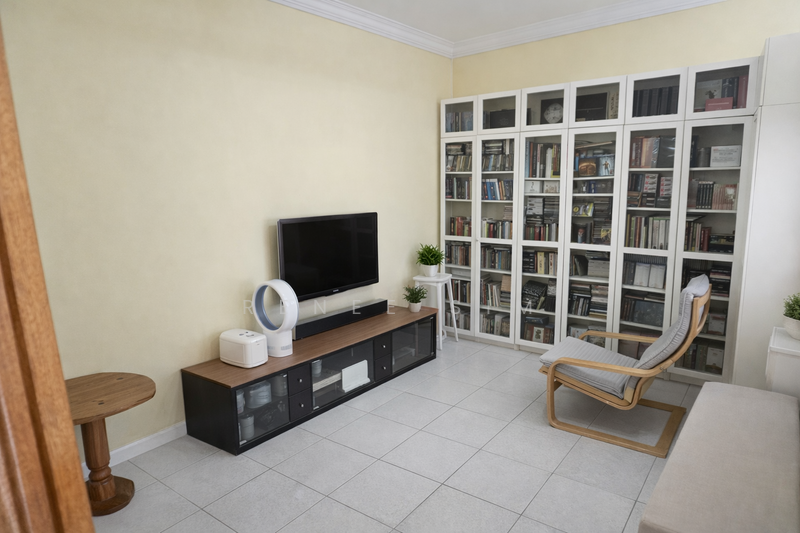 Vicenta Lodge Condominium For Sale at S$ 1,868,000 | PropertyGuru Singapore - Living Room