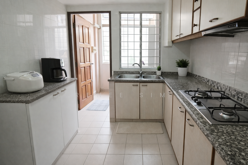 Vicenta Lodge Condominium For Sale at S$ 1,868,000 | PropertyGuru Singapore - Kitchen