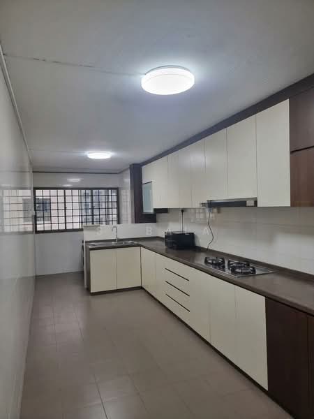 238 Bukit Batok East Avenue 5 HDB Flat For Sale at S$ 548,888 | PropertyGuru Singapore - Kitchen