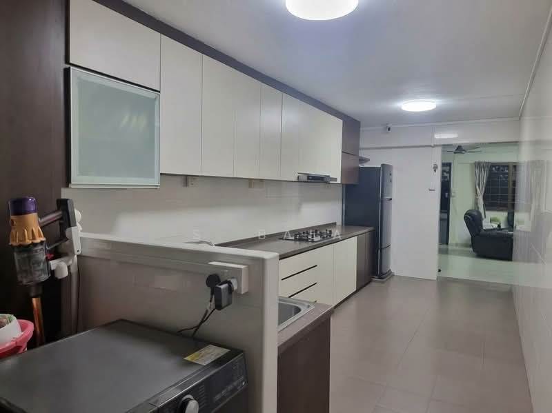 238 Bukit Batok East Avenue 5 HDB Flat For Sale at S$ 548,888 | PropertyGuru Singapore - Kitchen