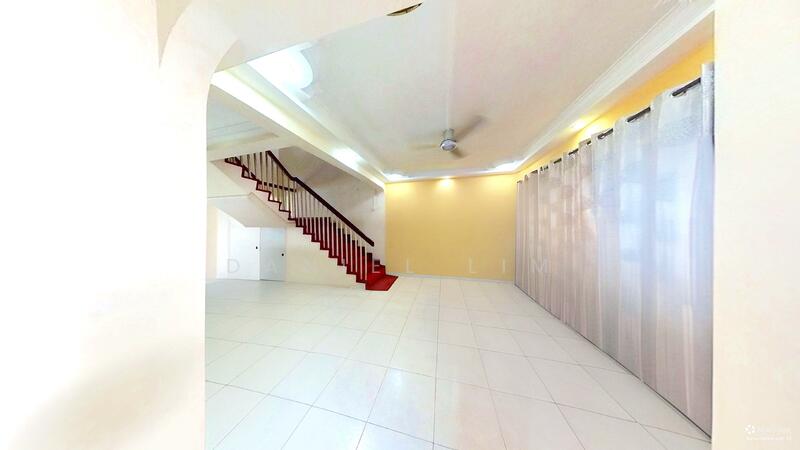 AI defurnished dinning room