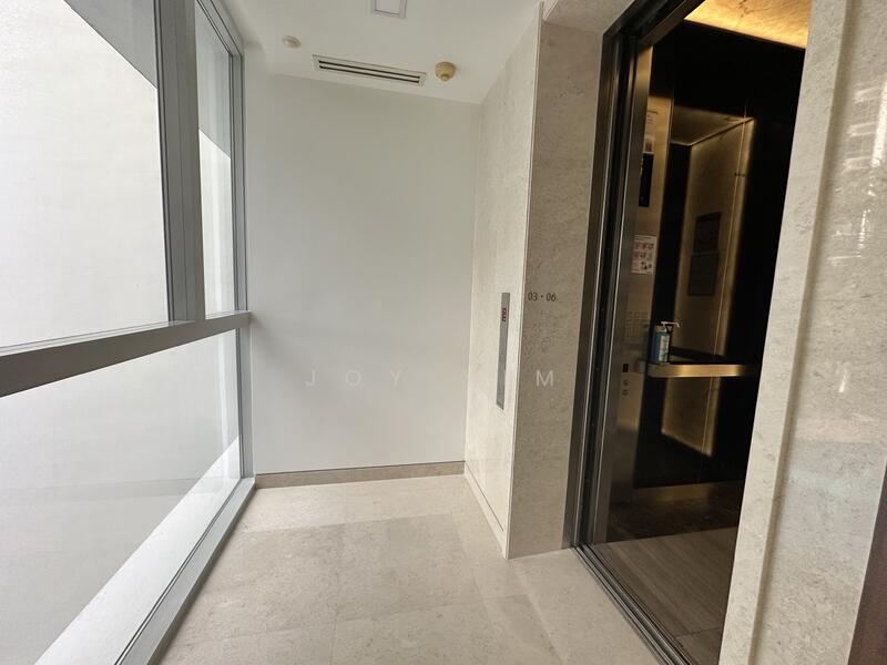 Private lift entrance