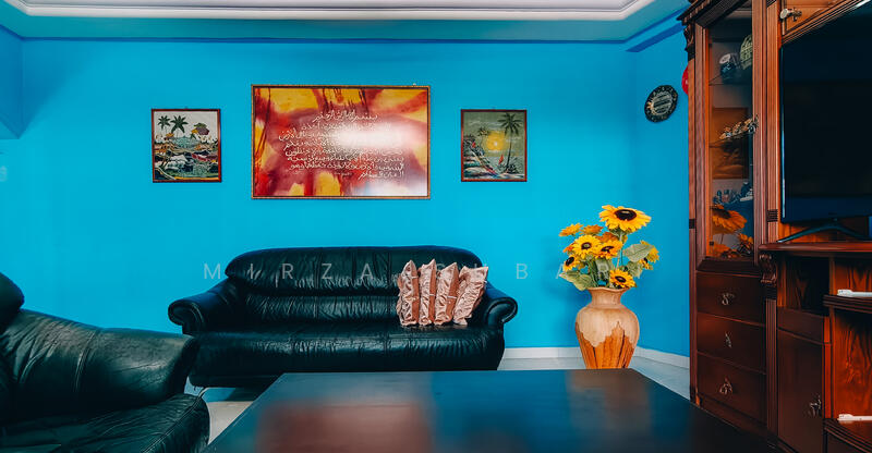 342 Tampines Street 33 HDB Flat For Sale at S$ 620,000 | PropertyGuru Singapore - Living Room