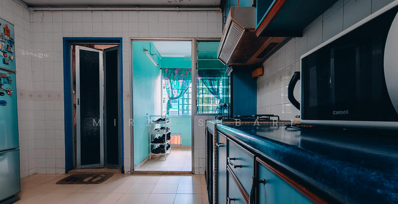 342 Tampines Street 33 HDB Flat For Sale at S$ 620,000 | PropertyGuru Singapore - Kitchen