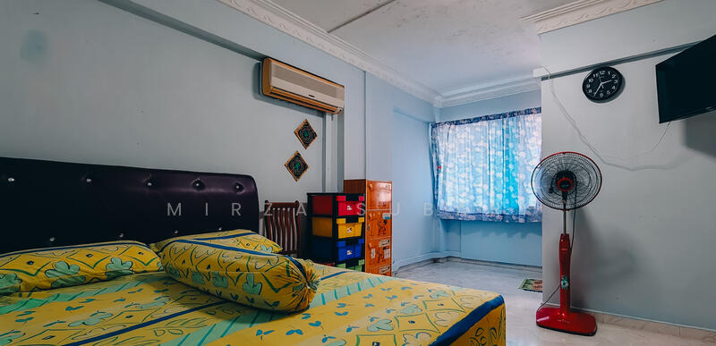 342 Tampines Street 33 HDB Flat For Sale at S$ 620,000 | PropertyGuru Singapore - Bedroom