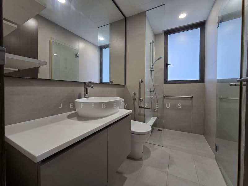 Vue 8 Residence, 89 Pasir Ris Heights, 4 Bedrooms, 1,345 sqft, Condominium For Rent, by Jeffrey Zeus, 500037042 - Bathroom - PropertyGuru.com.sg