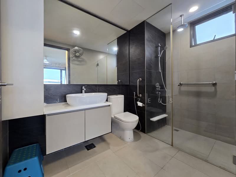 Vue 8 Residence, 89 Pasir Ris Heights, 4 Bedrooms, 1,345 sqft, Condominium For Rent, by Jeffrey Zeus, 500037042 - Bathroom - PropertyGuru.com.sg