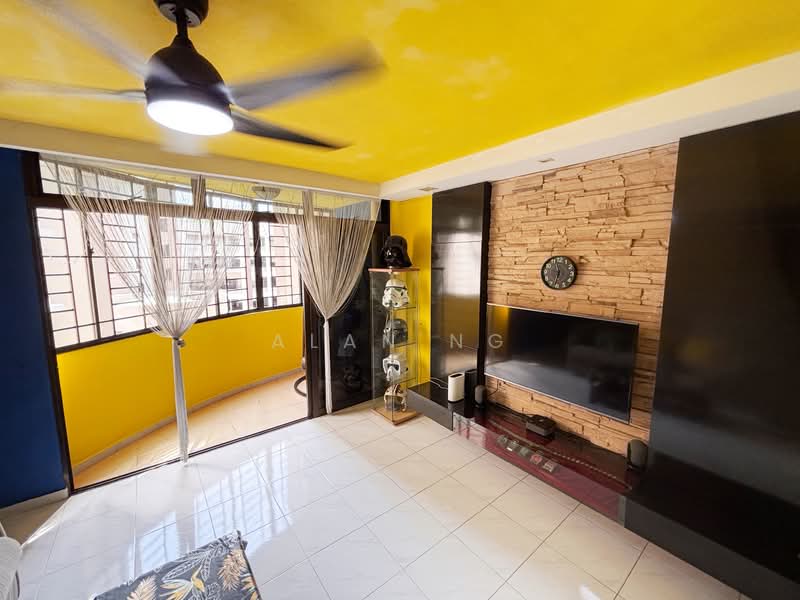 469 Segar Road HDB Flat For Sale at S$ 688,000 | PropertyGuru Singapore - Living Room
