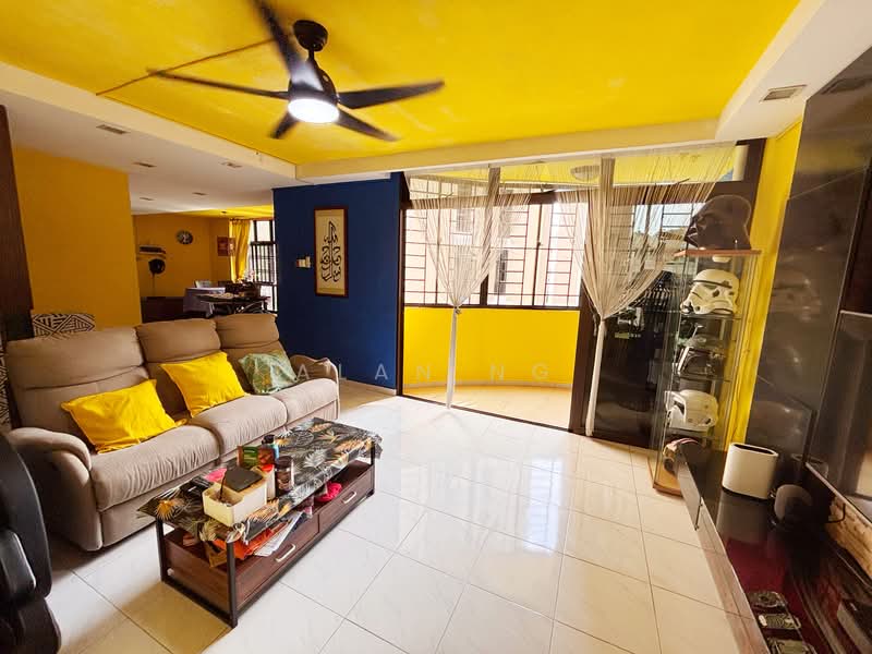 469 Segar Road HDB Flat For Sale at S$ 688,000 | PropertyGuru Singapore - Living Room