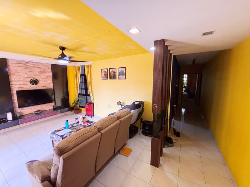 469 Segar Road HDB Flat For Sale at S$ 688,000 | PropertyGuru Singapore - Living Room