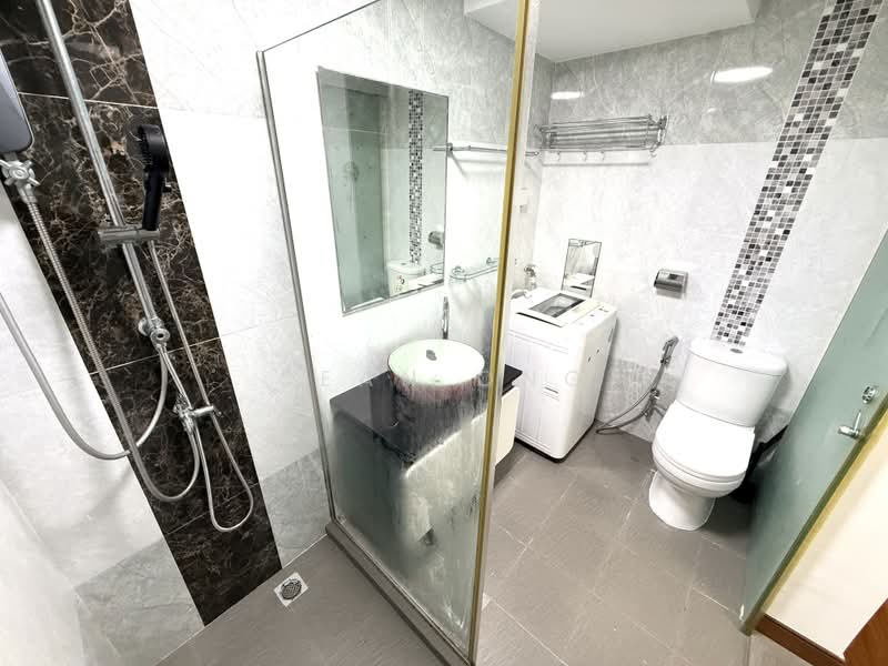 The Mayfair, 7 Jurong East Street 32, Room Rental, 160 sqft, Condominium For Rent, by Sean Ong, 500037114 - Bathroom - PropertyGuru.com.sg