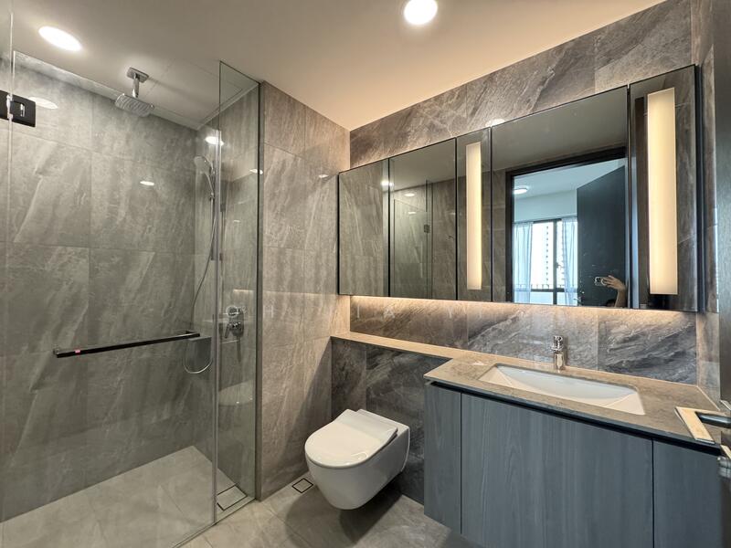 Piccadilly Grand Condominium For Sale at S$ 1,350,000 | PropertyGuru Singapore - Bathroom