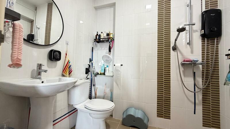 332C Anchorvale Link HDB Flat For Sale at S$ 728,888 | PropertyGuru Singapore - Bathroom