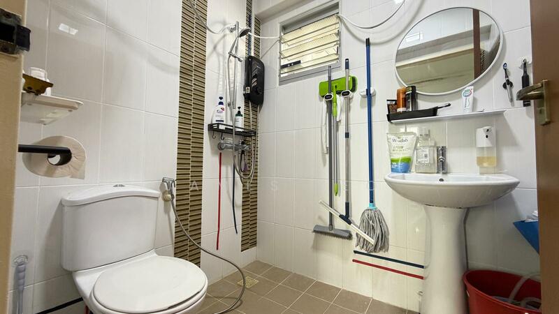 332C Anchorvale Link HDB Flat For Sale at S$ 728,888 | PropertyGuru Singapore - Bathroom