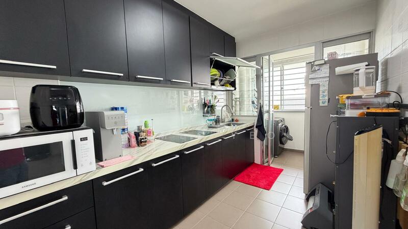 332C Anchorvale Link HDB Flat For Sale at S$ 728,888 | PropertyGuru Singapore - Kitchen