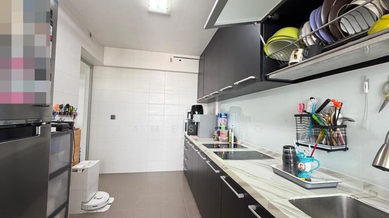 332C Anchorvale Link HDB Flat For Sale at S$ 728,888 | PropertyGuru Singapore - Kitchen