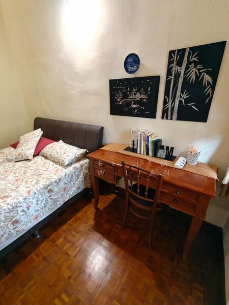 Nice Side Desk With Drawers