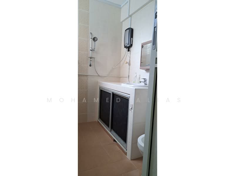 205 Serangoon Central HDB Flat For Sale at S$ 948,000 | PropertyGuru Singapore - Bathroom